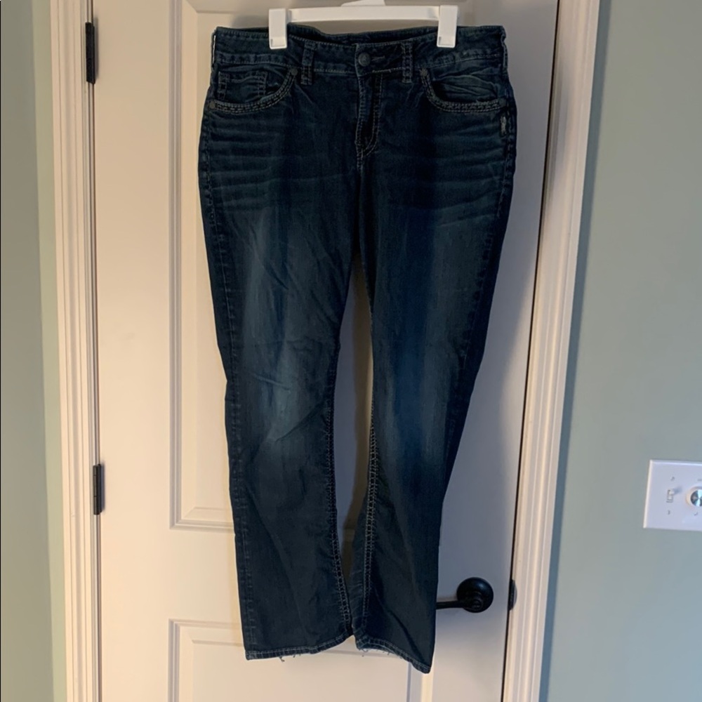 Blue Straight Leg Jeans with Classic Denim Style